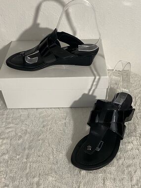 Donald J. Pliner Black Patent Wedge Thong Sandals